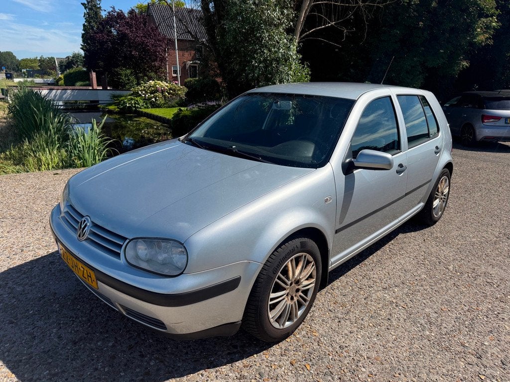 Volkswagen Golf 2.0 Automaat met steen koude airco en volle, Auto's, Gebruikt, 4 cilinders, 1984 cc, 116 pk
