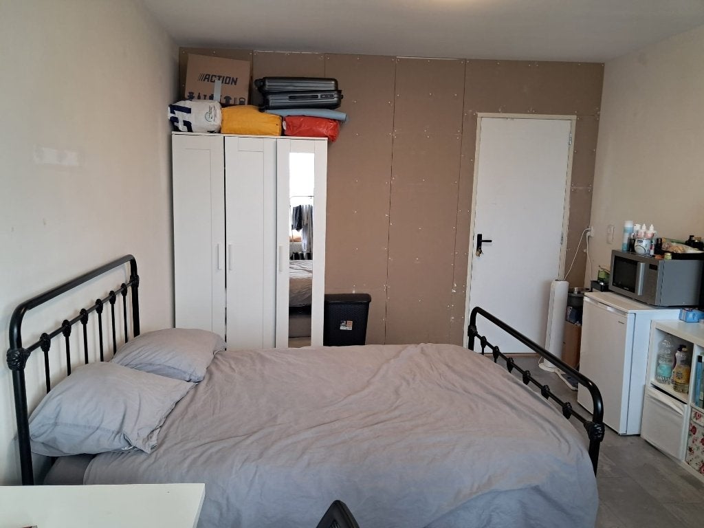 Ruime kamer te huur, groene omgeving, vlakbij Bijlmer Arena, Minder dan 20 m², Amsterdam