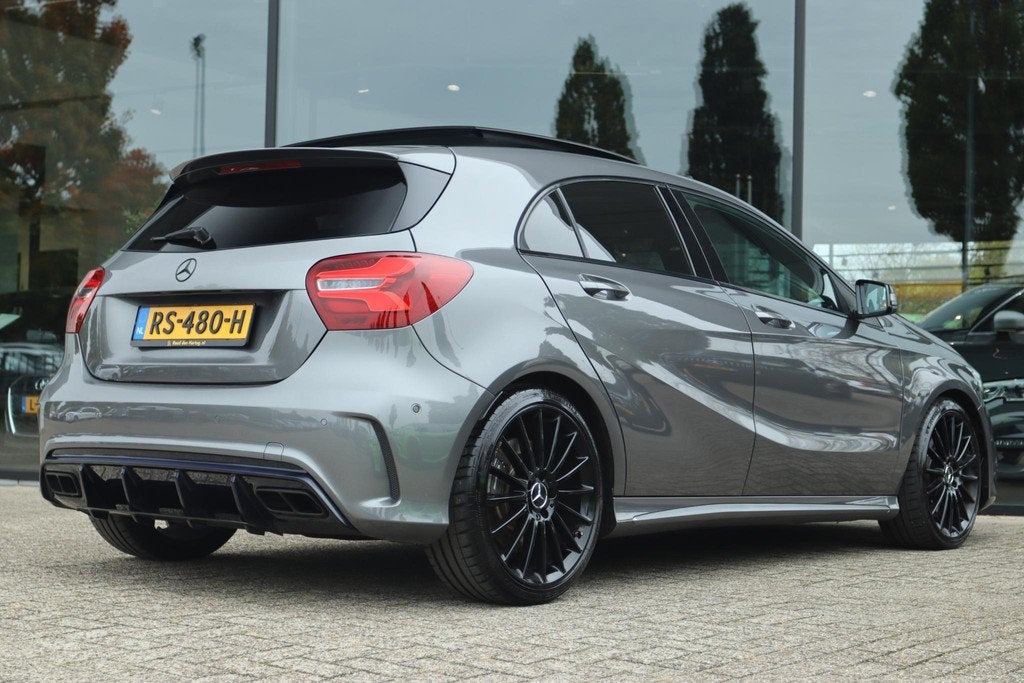 MERCEDES-BENZ A-KLASSE AMG 45 4MATIC 381PK | PANO | CARPLAY, Auto's, Mercedes-Benz, Automaat, Gebruikt, Euro 6, 4 cilinders
