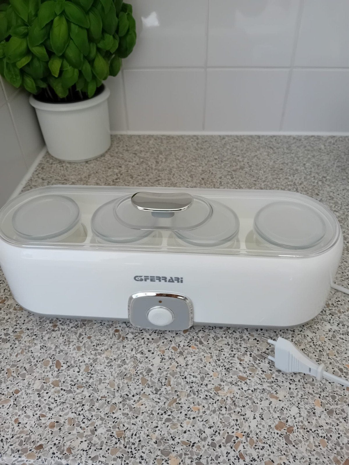 G3 Ferrari Yoghurtmaker met 4 potjes, Ophalen of Verzenden, Zo goed als nieuw