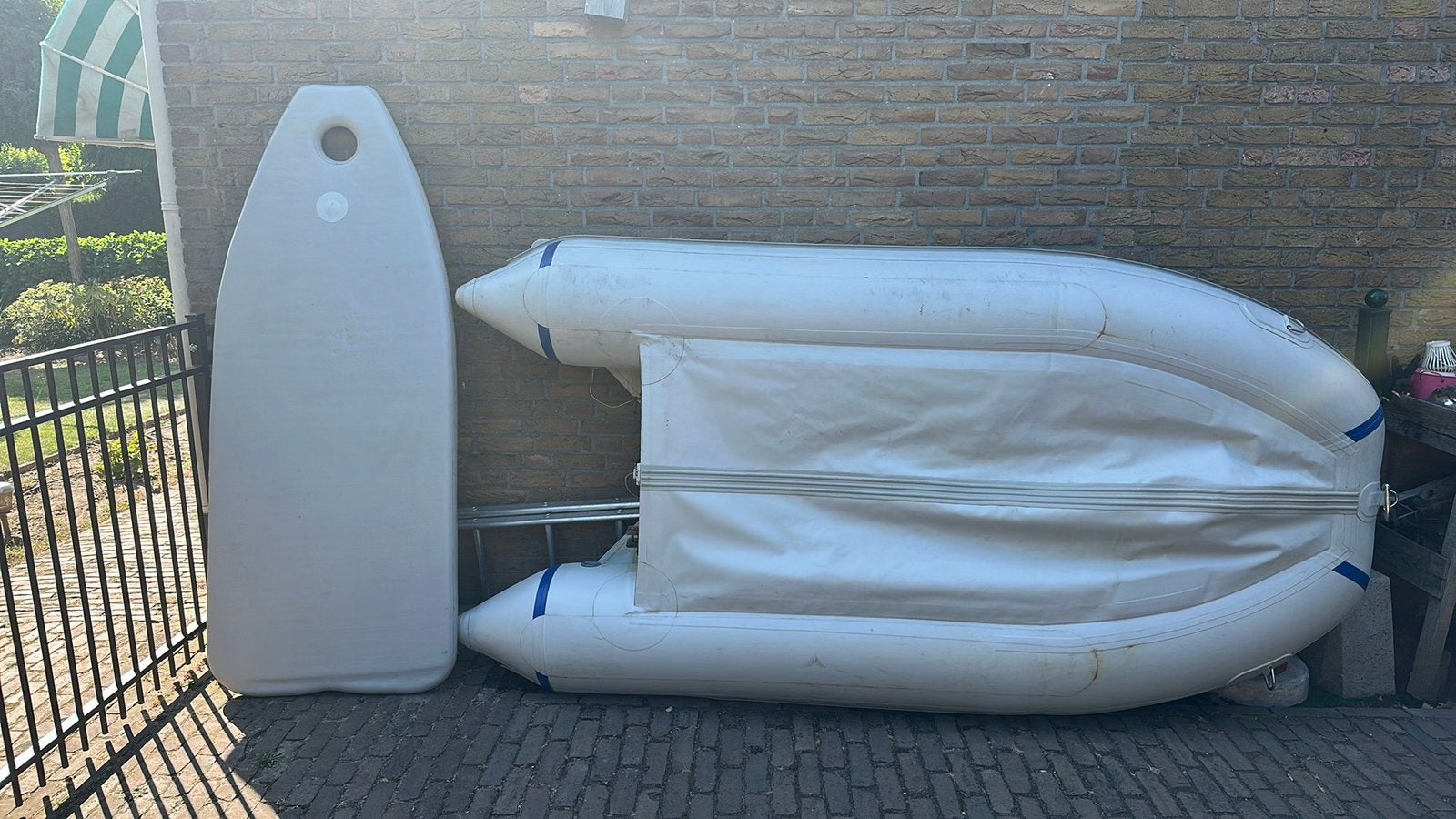 Foto 5 van Leuke rubberboot van Lodestar met veel spullen en wielen