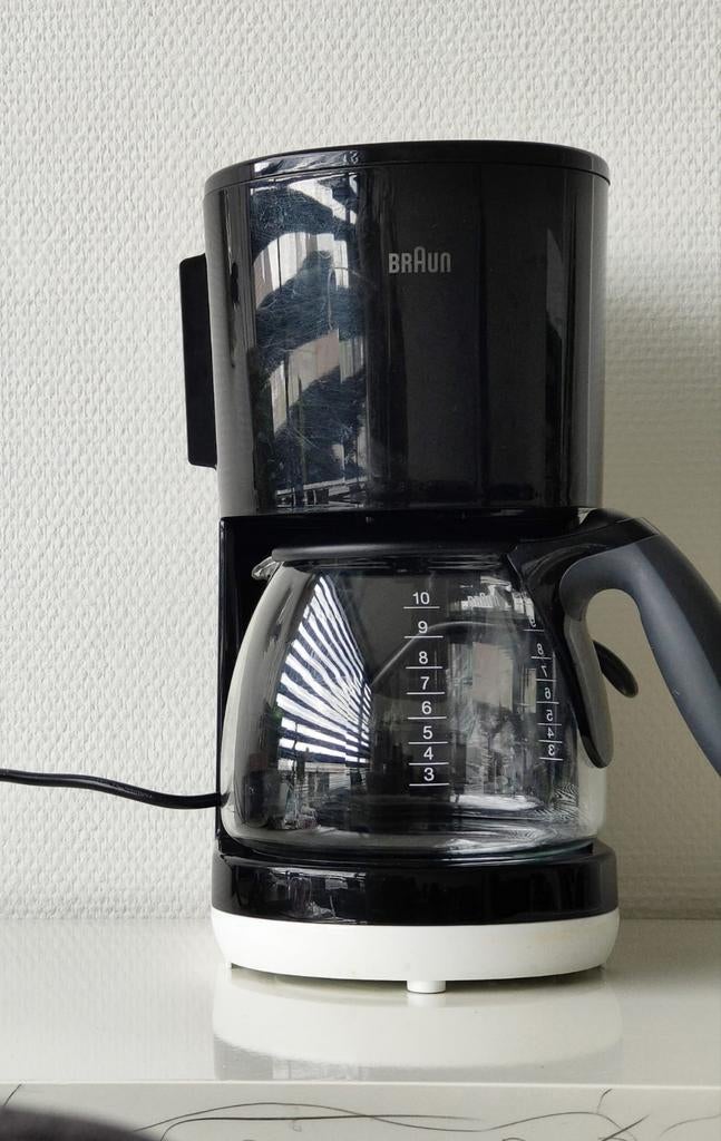 Braun Breakfast 1 Koffiezetapparaat KF 1100 Zwart, Afneembaar waterreservoir, 10 kopjes of meer, Koffiemachine, Gemalen koffie