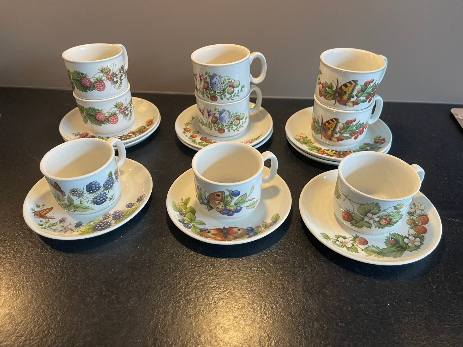 Marjolein Bastin J & G Maekin kop schotel 9 st. goede staat., Ophalen of Verzenden, Zo goed als nieuw, Porselein, Kop en/of schotel