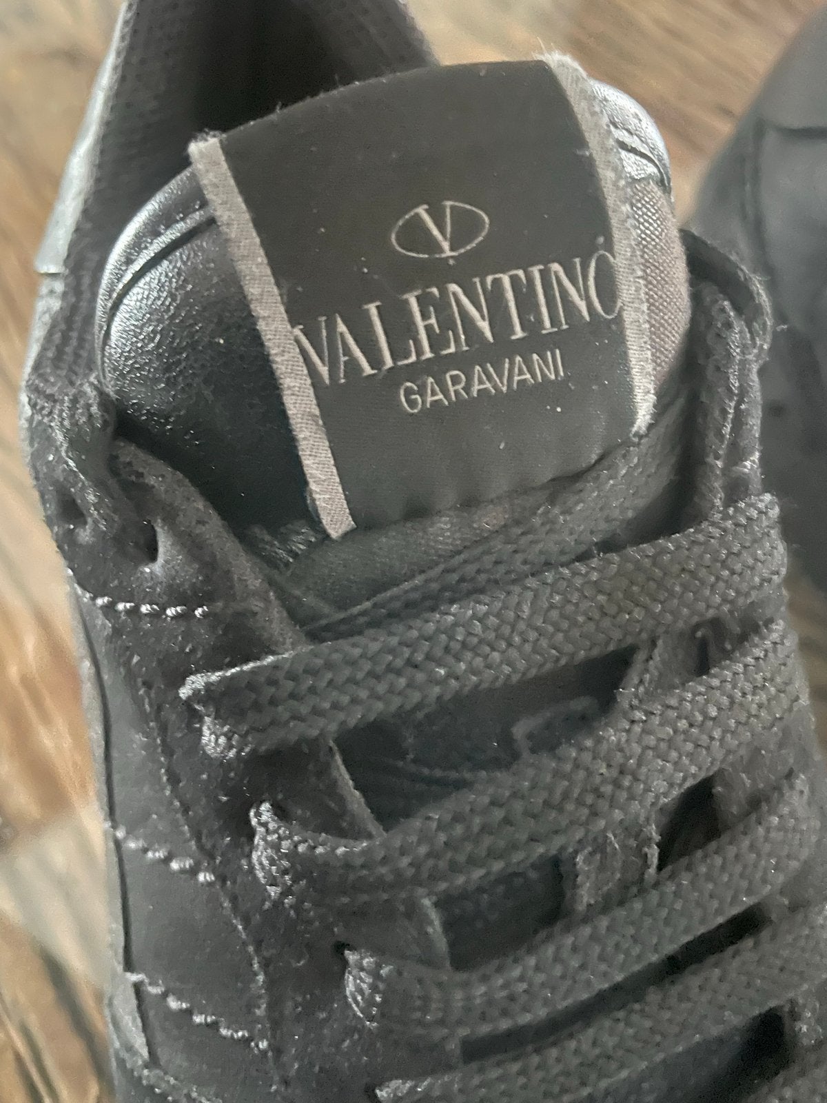 Originele Valentino Garavani Sneakers Zwart, Kleding | Heren, Schoenen, Ophalen of Verzenden, Gedragen, Zwart, Sneakers of Gympen