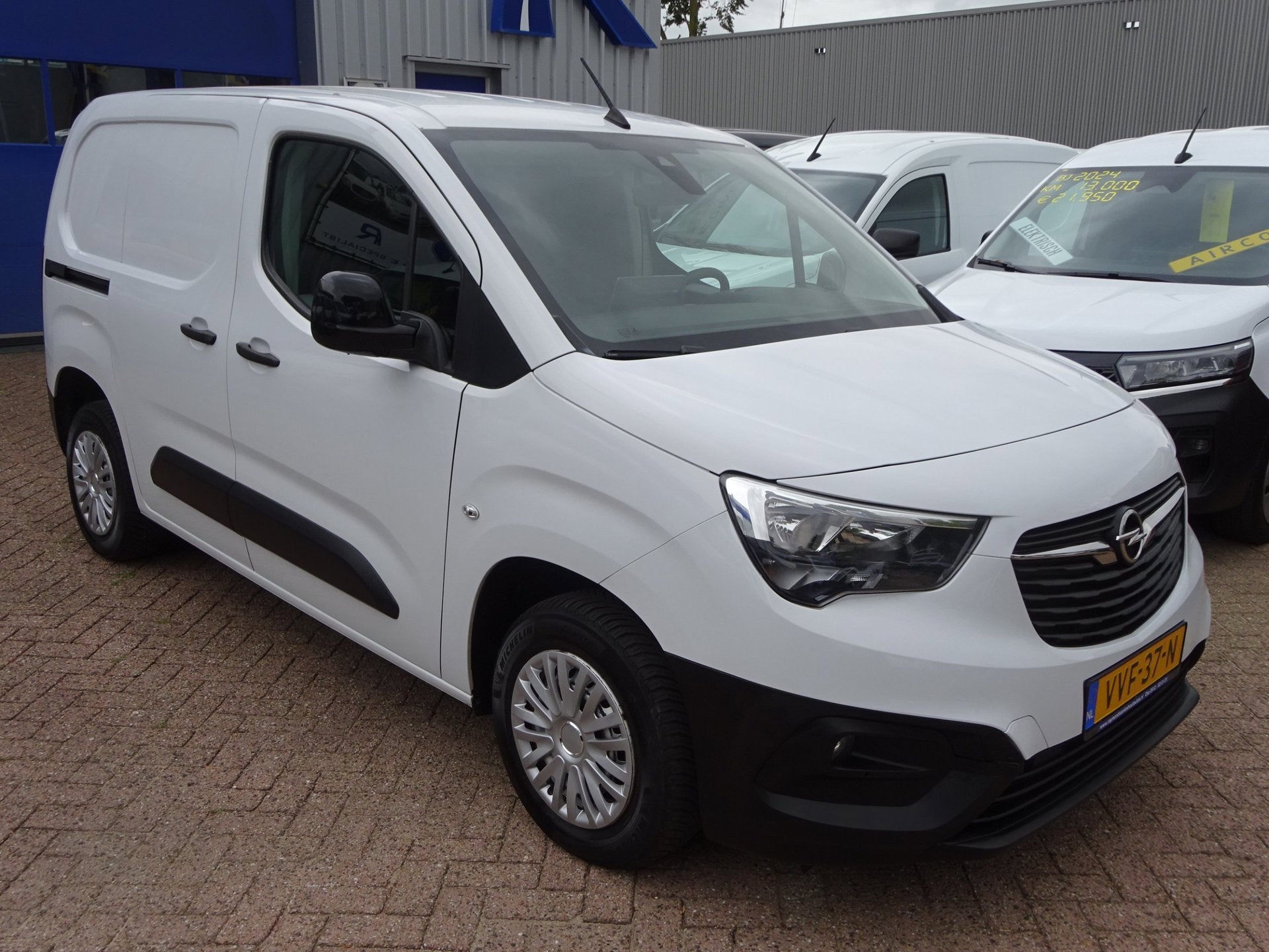 Opel Combo 1.5 BlueHDi 100 S&S L1 AIRCO SCHUIFDEUR CRUISE CO, Auto's, Bestelauto's, Voorwielaandrijving, Stof, Gebruikt, Navigatiesysteem