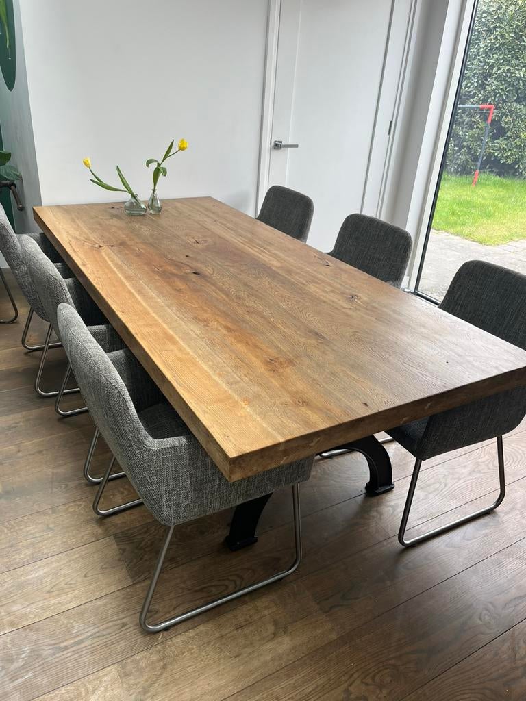 Gave eiken eettafel met gietijzeren onderstel, Huis en Inrichting, Tafels | Eettafels, Ophalen, Eikenhout, 200 cm of meer, 50 tot 100 cm
