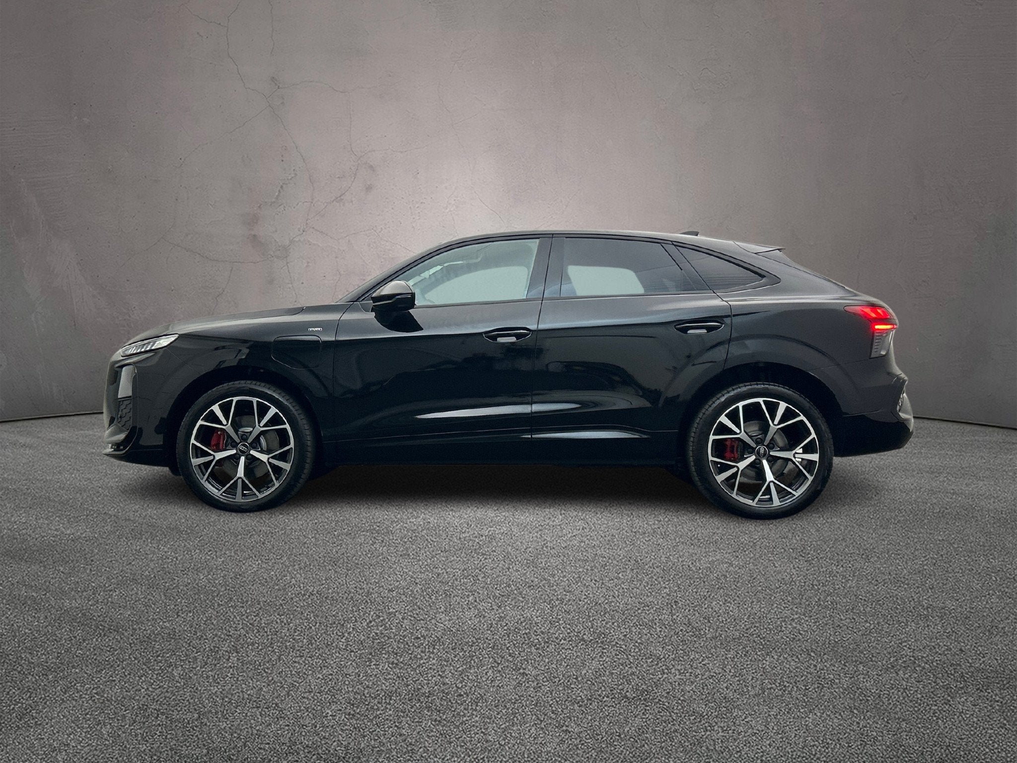 Audi Q3 Sportback, Auto's, 1800 kg, Euro 6, Zwart, Plug-in hybride