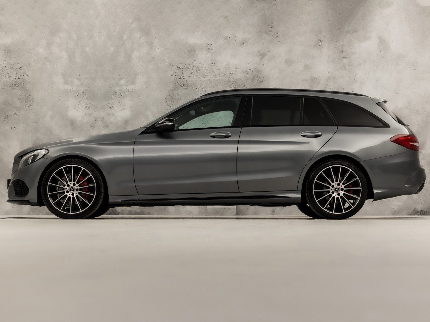 Mercedes-Benz C-Klasse 180 AMG Sport 156Pk Automaat (PANORAM, Automaat, 12 maanden, 750 kg, 1400 kg