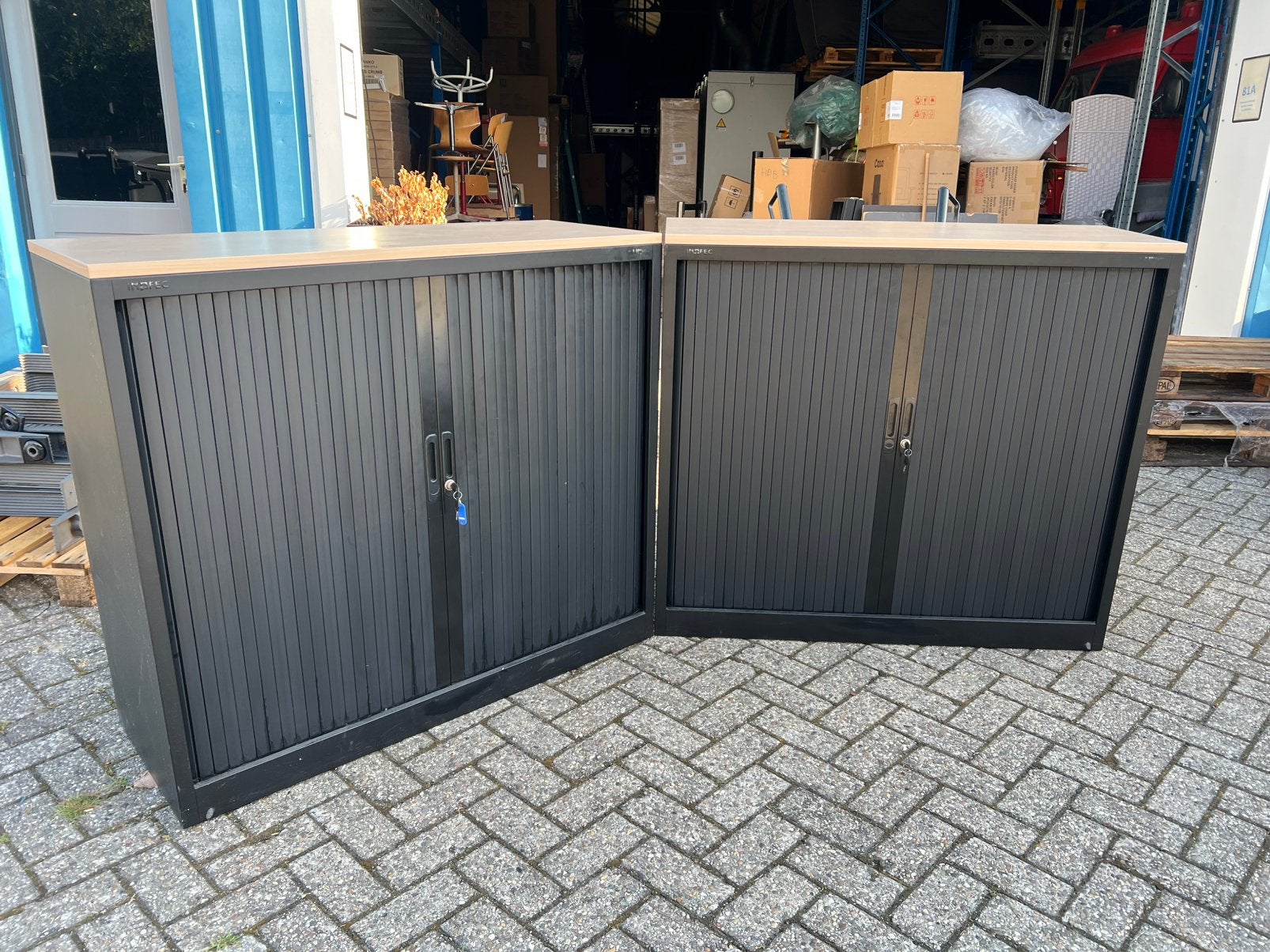 4 zwarte roldeurkasten halfhoog 105x120 inofec, 100 tot 150 cm, 100 tot 150 cm, Ophalen of Verzenden, Zo goed als nieuw