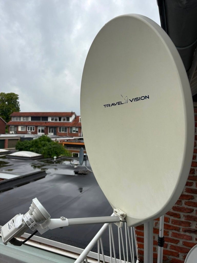 Travel Vision volautomatische schotelantenne met statief, Ophalen, Zo goed als nieuw, (Schotel)antenne, Overige merken