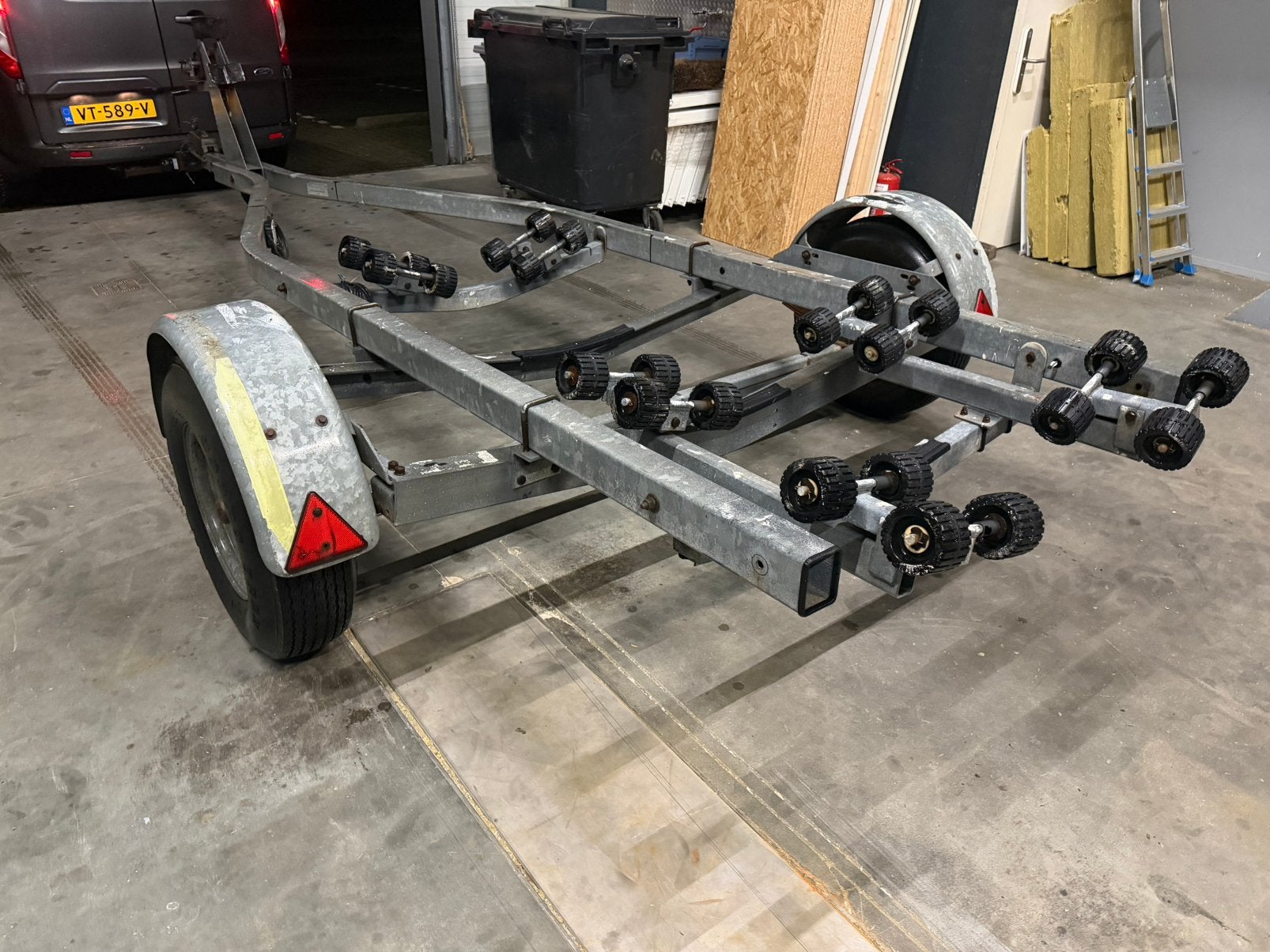 Enkelas boottrailer Escort Trailer | 595 cm | incl. lier, Ophalen, Minder dan 1500 kg, Gebruikt, Verstelbare verlichting