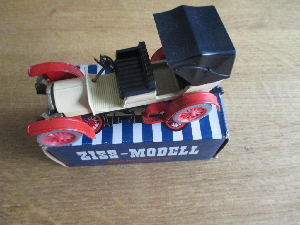 Ziss modelauto in doosje Mercedes, Ophalen of Verzenden, Zo goed als nieuw, Auto, Overige merken