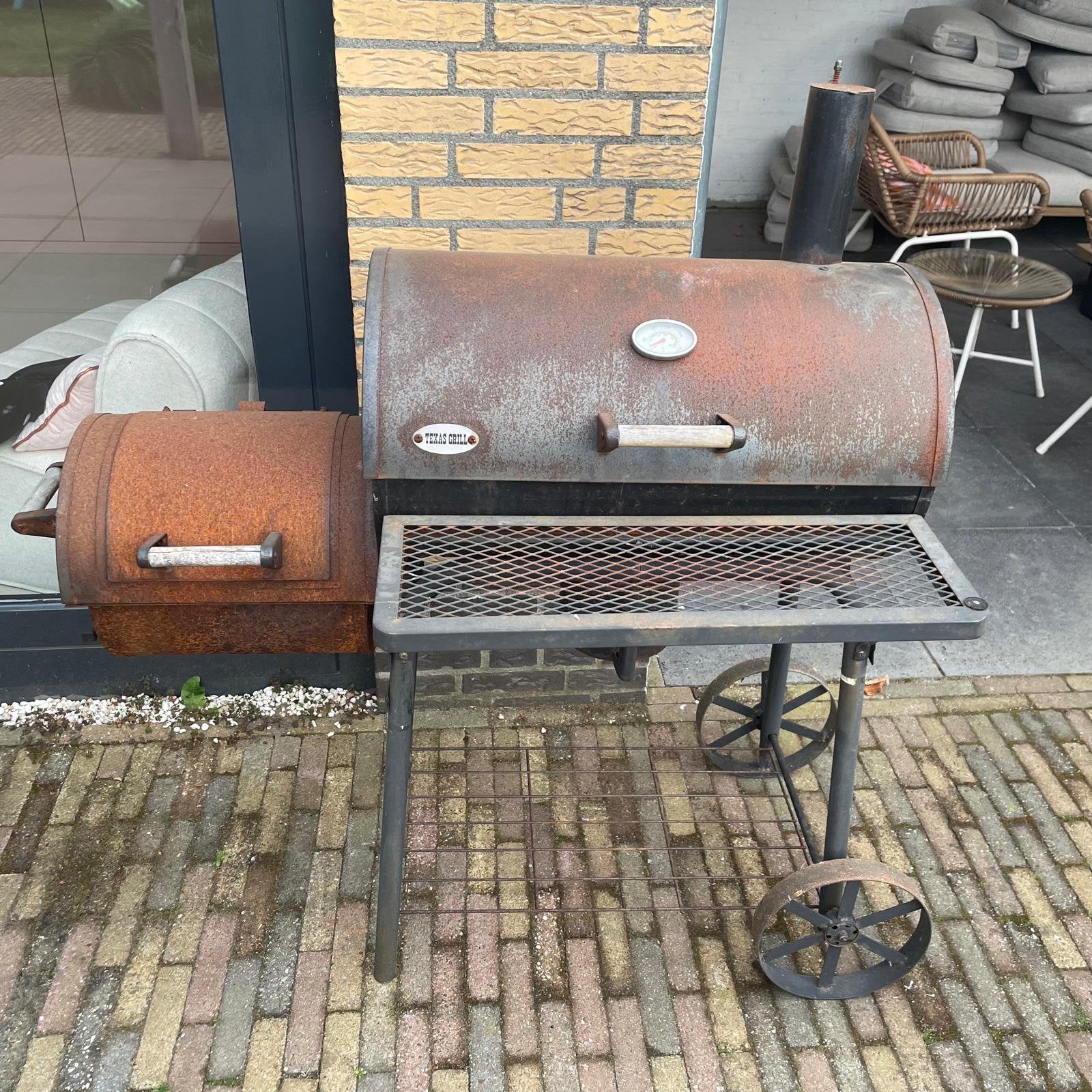Houtskool BBQ met rookoven – Texas Grill Amarillo + hoes, Ophalen, Gebruikt