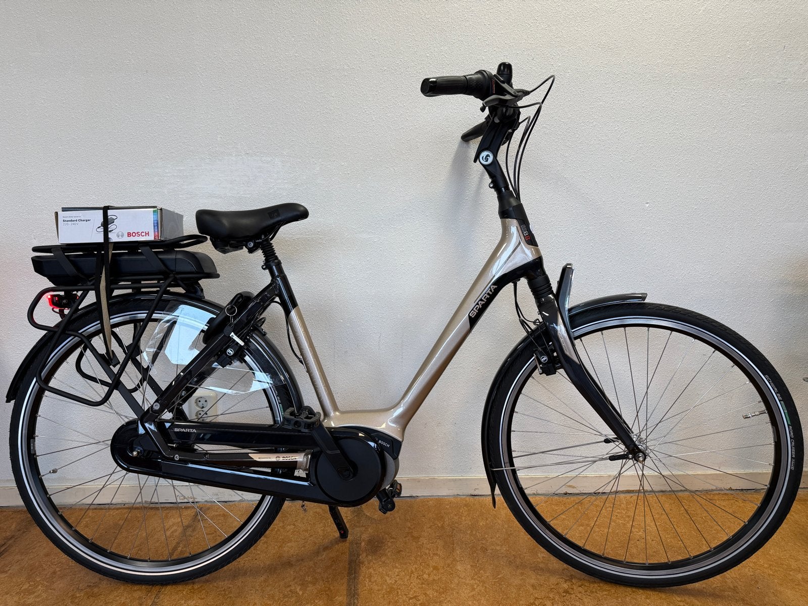 uitgerust met een krachtige Bosch Active Line Plus, Fietsen en Brommers, Sparta, 53 tot 56 cm, Versnellingen, Ophalen of Verzenden