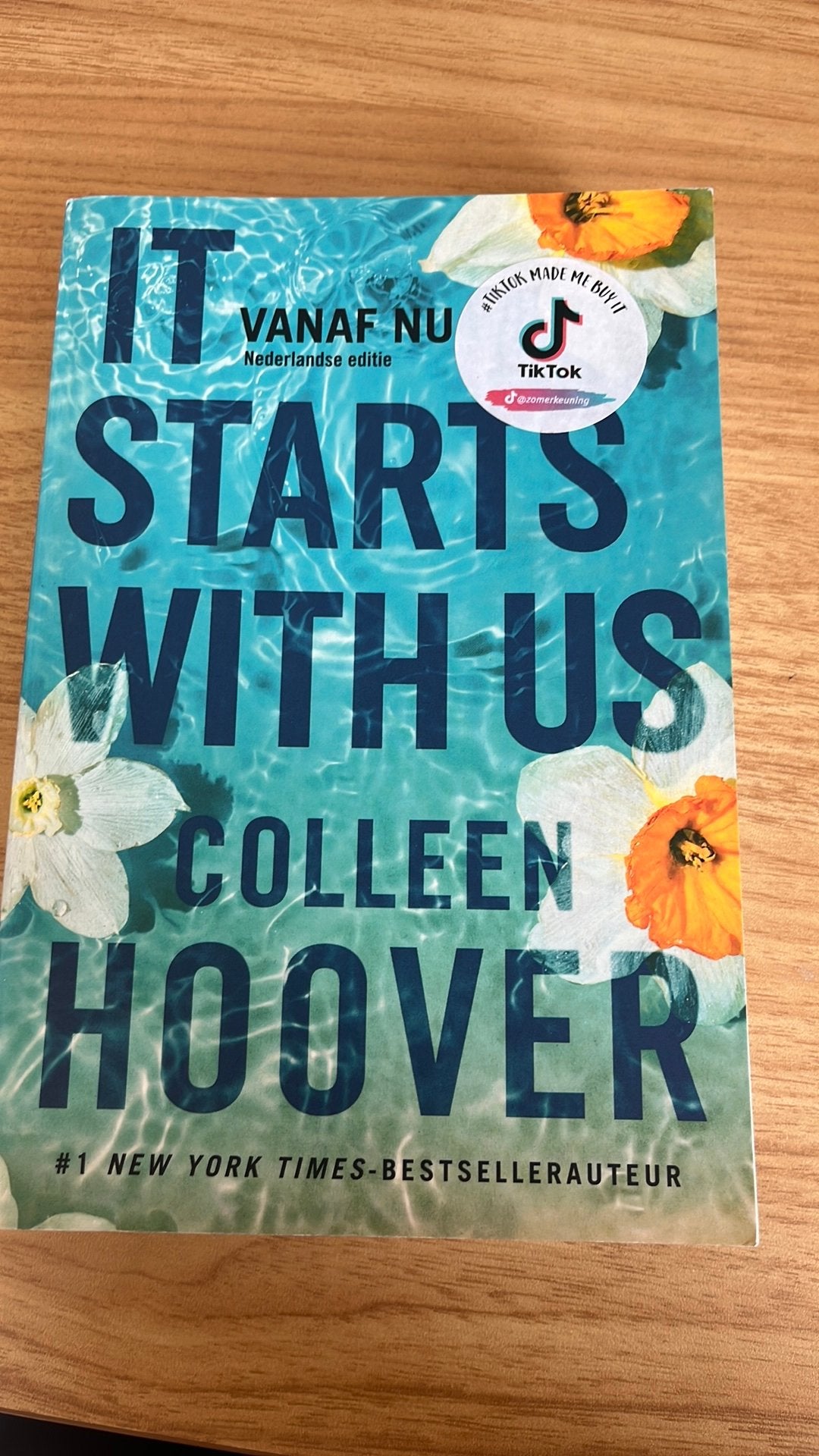 Colleen Hoover - It Starts With Us, Ophalen of Verzenden, Zo goed als nieuw, Colleen Hoover