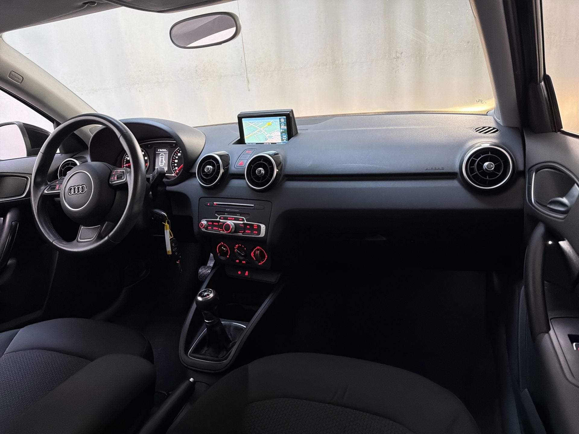 Audi A1 Sportback 1.0 TFSI Adrenalin S-Line Navigatie Cruise, Voorwielaandrijving, Stof, 95 pk, Met garantie (alle)