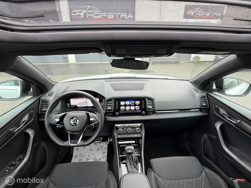 Skoda Karoq 1.5 TSI ACT Sportline Pano Canton-sound Winterpa, Auto's, Skoda, 4 cilinders, Alcantara, Wit, SUV of Terreinwagen