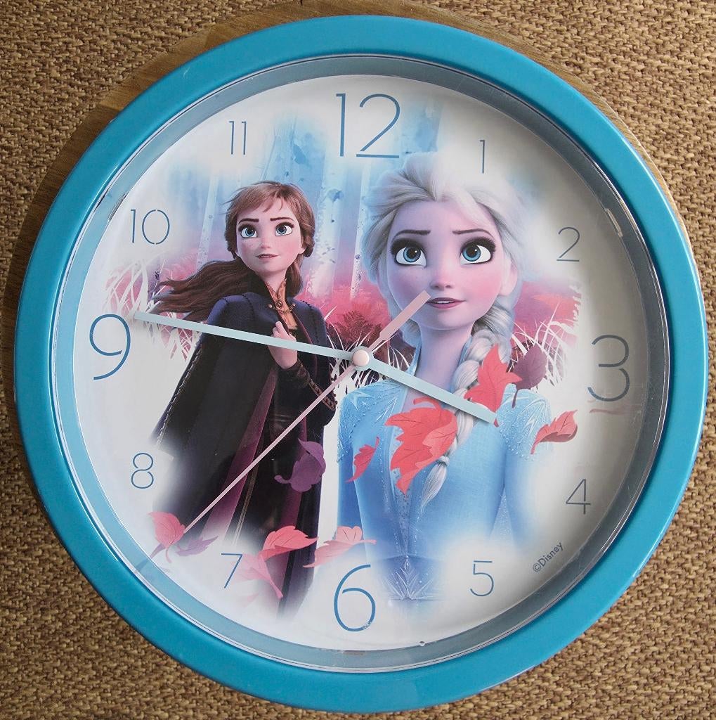 Disney Frozen 2 klok, Ophalen of Verzenden, Overige figuren, Zo goed als nieuw, Overige typen