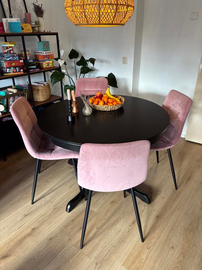 Uitschuifbare ronde eettafel IKEA - zwart, Ophalen, Rond, Zo goed als nieuw, Vijf personen of meer