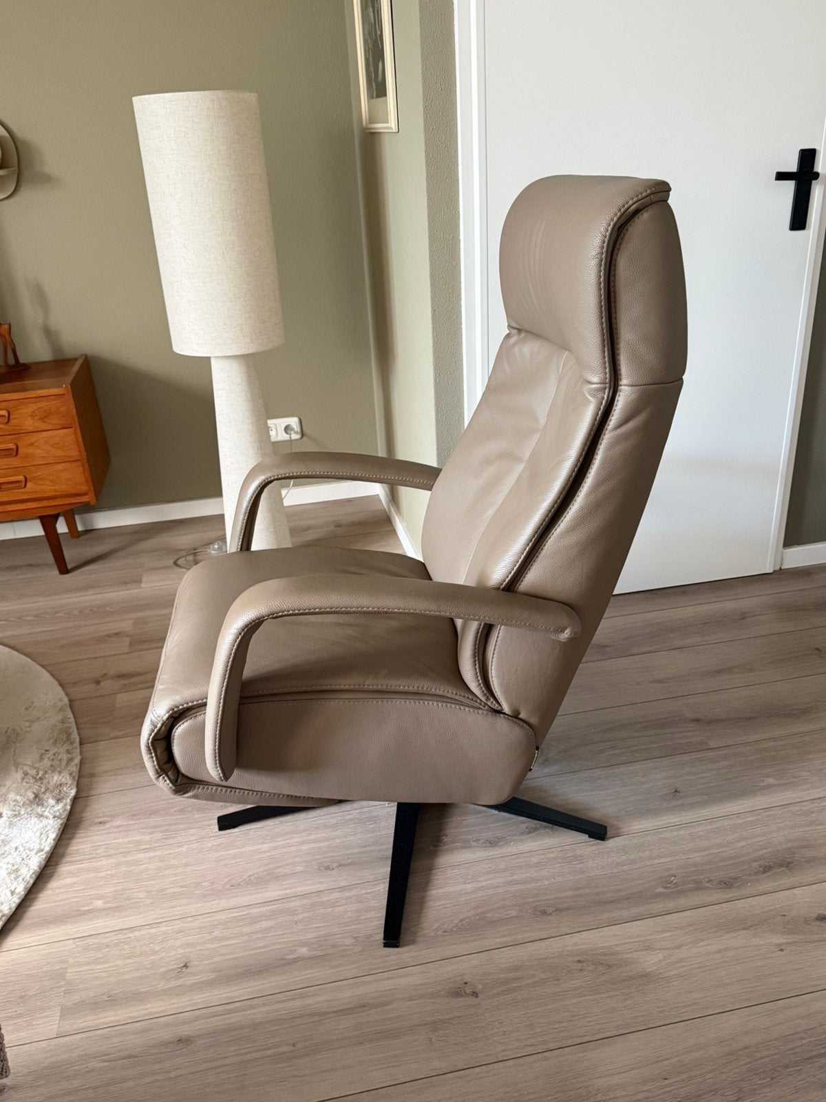 S-100 relaxfauteuil van Prominent, Ophalen, Zo goed als nieuw, 50 tot 75 cm, Leer