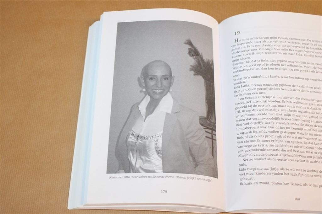 De Eentietige Bandiet — Leven met Borstkanker Memoir, Ophalen of Verzenden, Gelezen