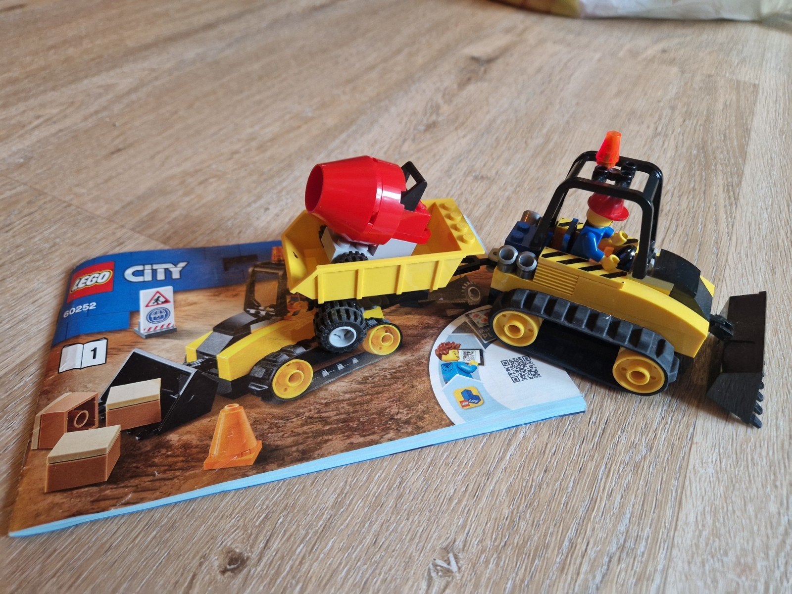 Lego City 60252 Bouwvoertuigen met minifiguur, Kinderen en Baby's, Speelgoed | Duplo en Lego, Compleet, City, Lego, Ophalen of Verzenden
