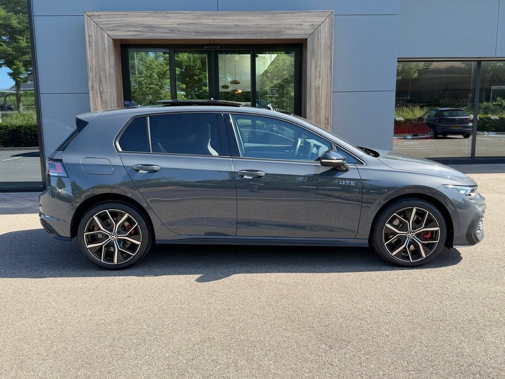 Volkswagen Golf 1.5 eHybrid 272pk GTE | Panoramadak | Leder, Auto's, 12 maanden, 77 km/l, Zwart, 4 cilinders