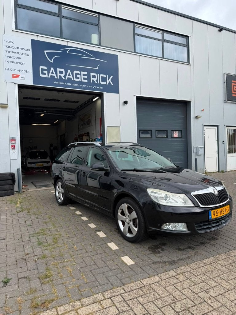 Skoda Octavia Elegance1.8 TSI**NWEAPK**AIRCO**TREKHAAK**NAV, Voorwielaandrijving, Stof, 4 cilinders, 160 pk