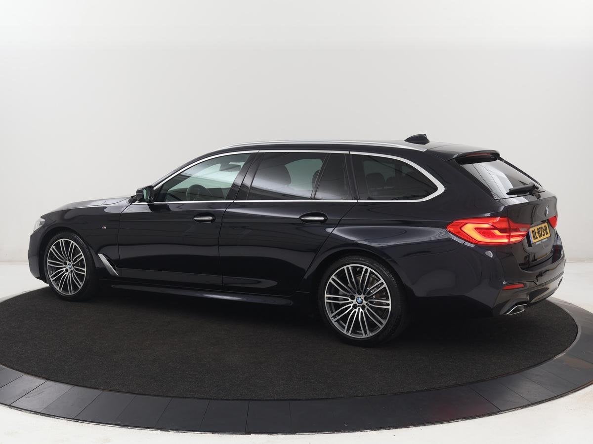 BMW 5-serie 520i M Sport | Head-Up | Leder | Stoelverwarming, Auto's, Automaat, 1998 cc, Achterwielaandrijving, Gebruikt