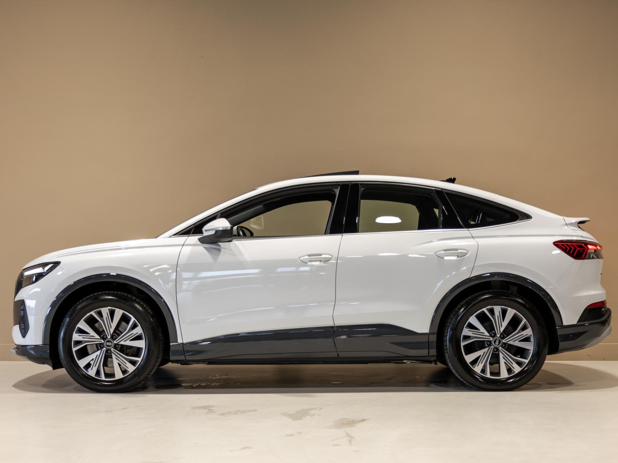 Audi Q4 Sportback e-tron 40 S edition 77 kWh SOH 93% / 204pk, Automaat, Dealer onderhouden, Achterwielaandrijving, Gebruikt