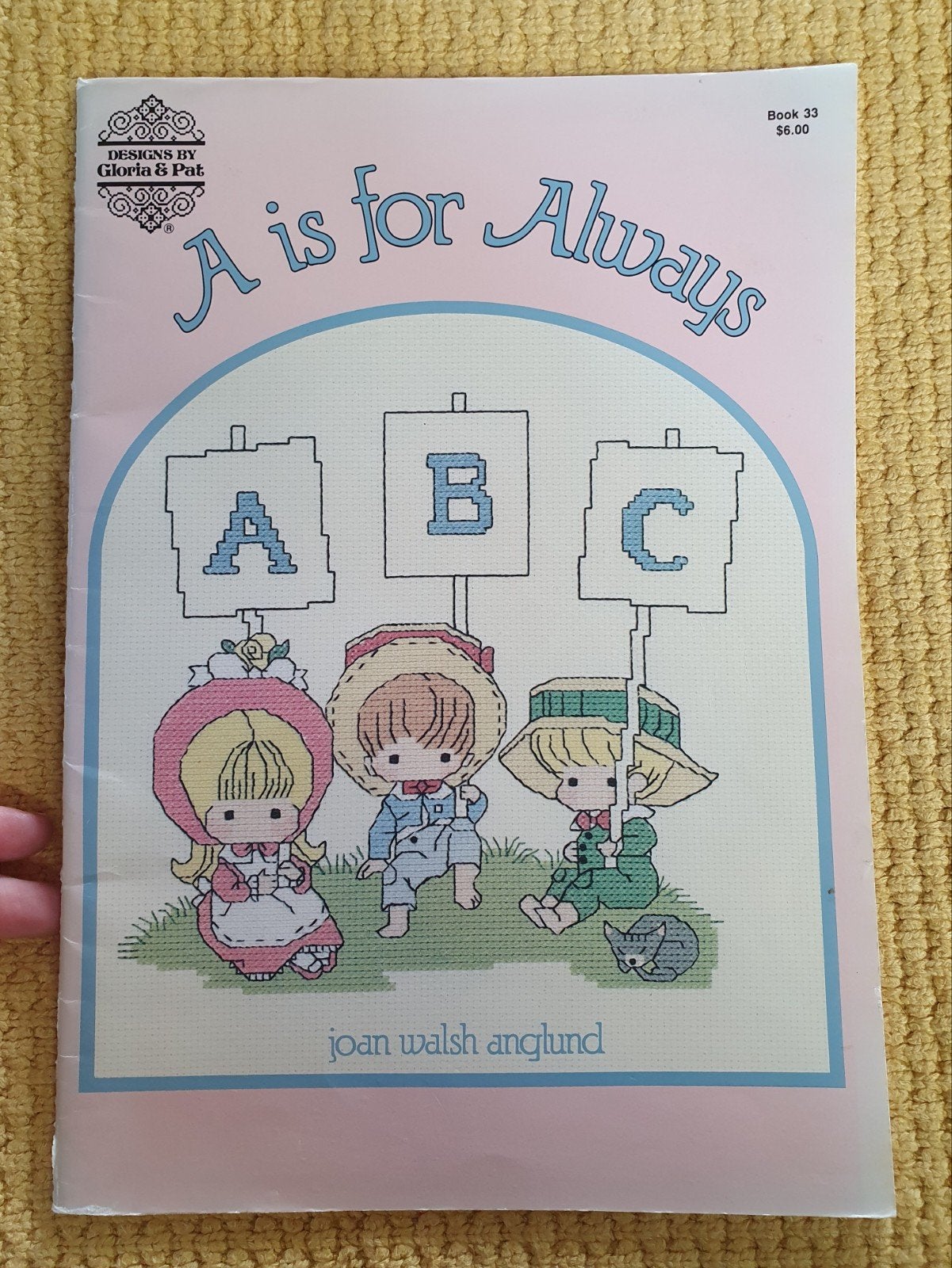 vintage 1984 gloria & pat ABC amerikaans borduurboek, Verzenden, Handborduren, Patroon