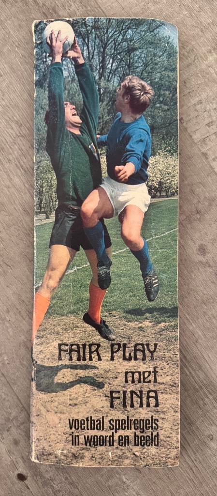 Fair play met FINA Voetbal spelregels in woord en beeld, Ophalen of Verzenden, Gelezen, Balsport