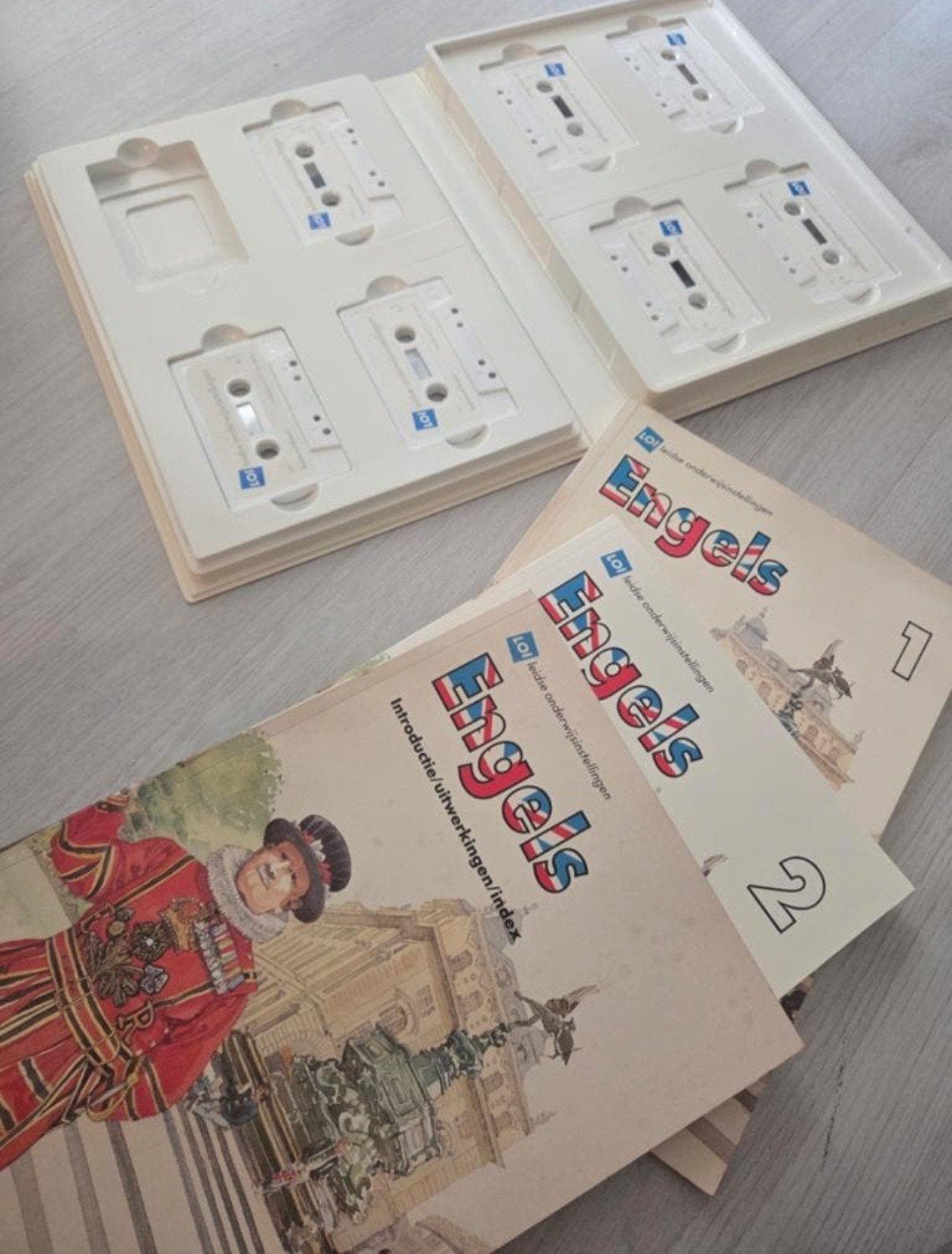LOI English course with cassette tapes - Z.g.a.n., Ophalen of Verzenden, Zo goed als nieuw, Non-fictie
