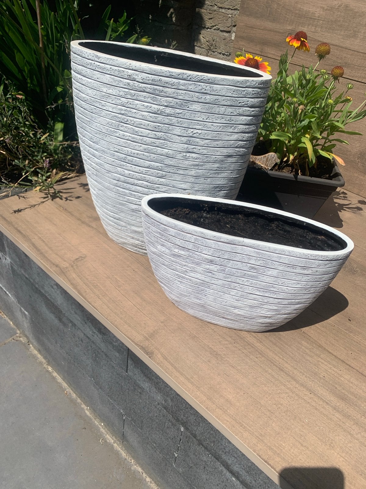 Set van 2 moderne plantenbakken, wit/grijs, 25 tot 40 cm, Kunststof, Gebruikt, Binnen