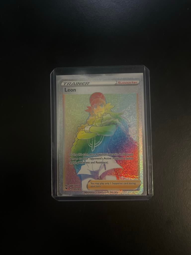 Pokémon TCG Leon Trainer Full Art Rainbow Rare, Ophalen, Zo goed als nieuw, Losse kaart, Foil