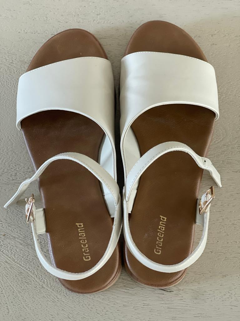 Van Haren Graceland Sandalen Crème Maat 39, Ophalen of Verzenden, Zo goed als nieuw, Beige, Sandalen of Muiltjes