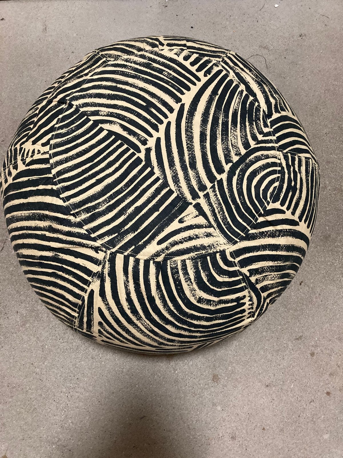 Ikea Frodd poef met wasbare hoes, Ophalen of Verzenden, Zo goed als nieuw, 50 tot 75 cm, 50 tot 75 cm
