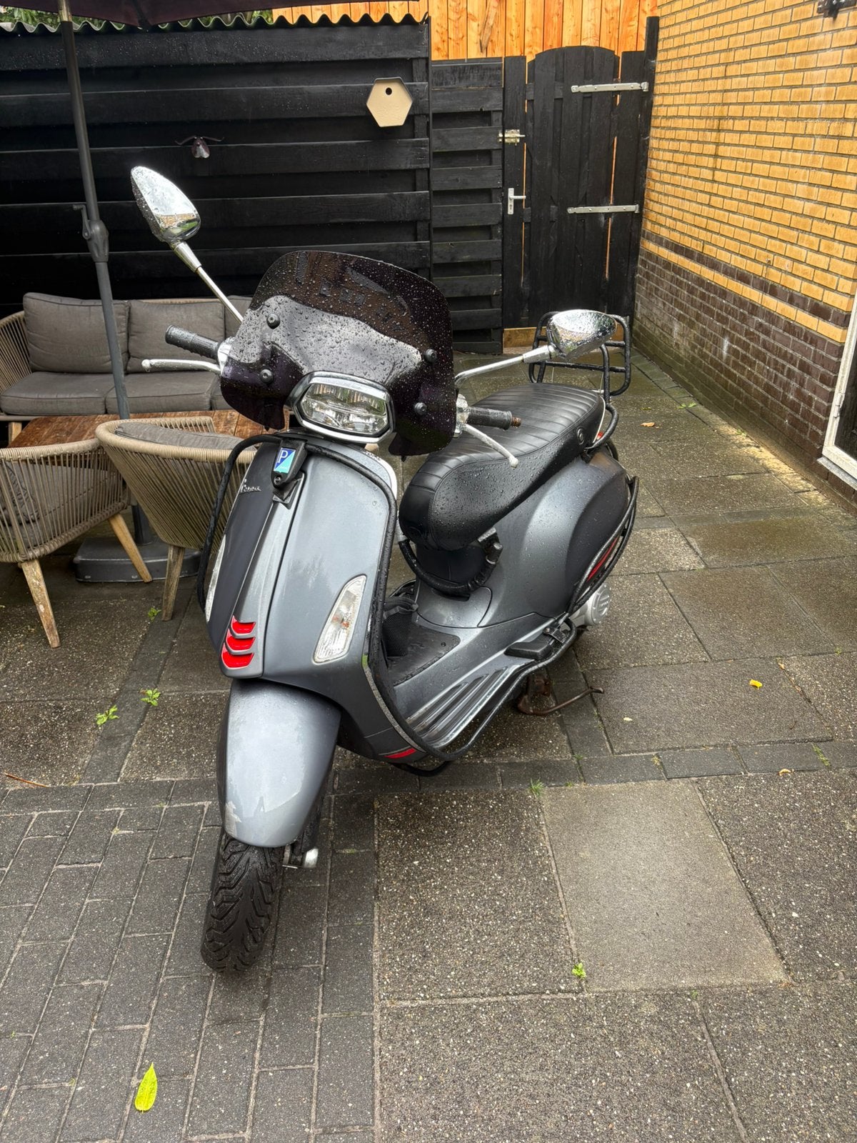Vespa sprint scooter 2023 inclusief alles wat maar kan, Fietsen en Brommers, Scooters | Vespa, Ophalen, Zo goed als nieuw, Benzine