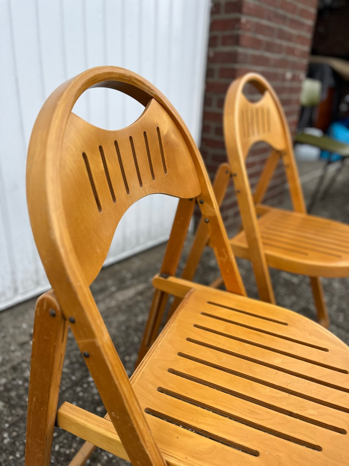 Twee OTK design klapstoelen van gebogen hout, Twee, Deens, scandinavisch, vintage, Ophalen of Verzenden, Zo goed als nieuw
