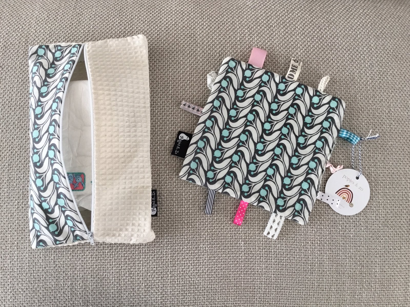 Luierzakje + labeldoekje samen voor €4,50, Kinderen en Baby's, Speelgoed | Knuffels en Pluche, Ophalen of Verzenden, Nieuw, Knuffeldoekje