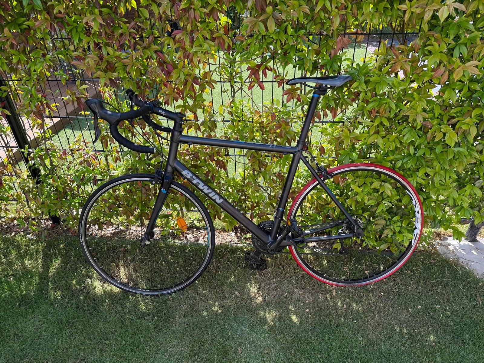 Racefiets B'Twin, frame maat 60, 28 inch, Gebruikt, Aluminium, 15 tot 20 versnellingen