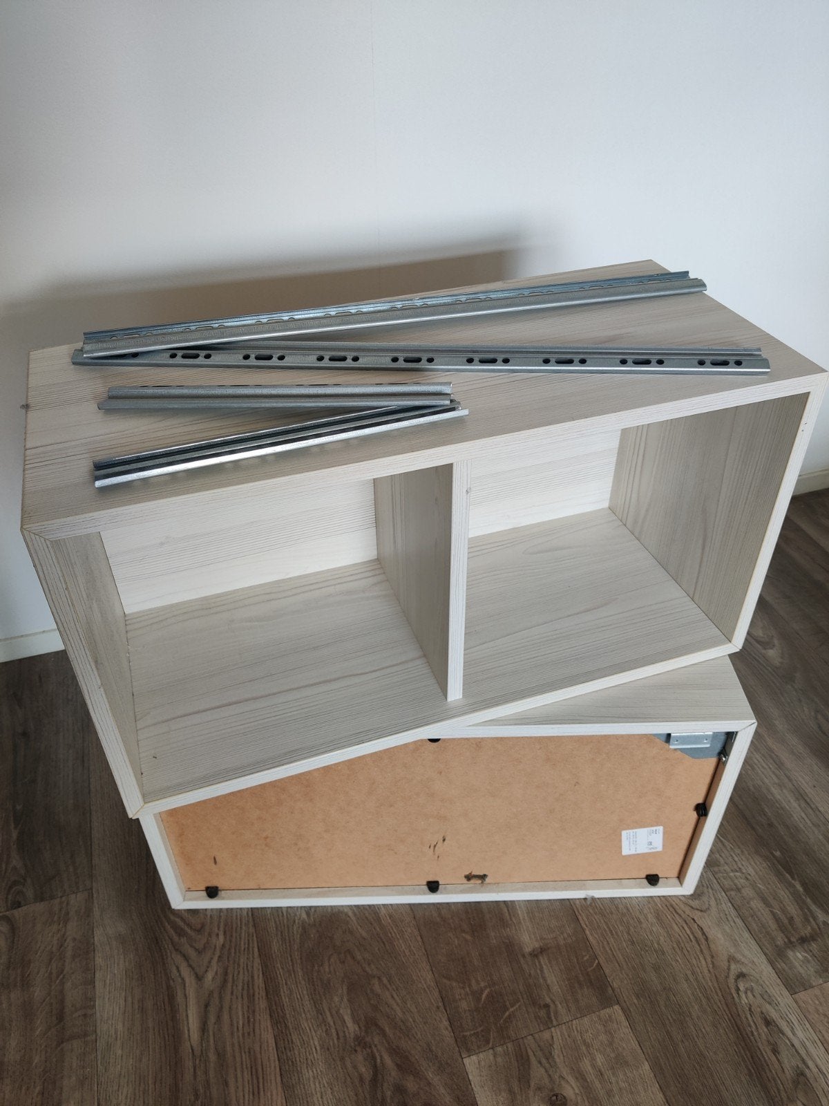 2 x IKEA VALJE kast wit 68x30x35, Ophalen, Gebruikt