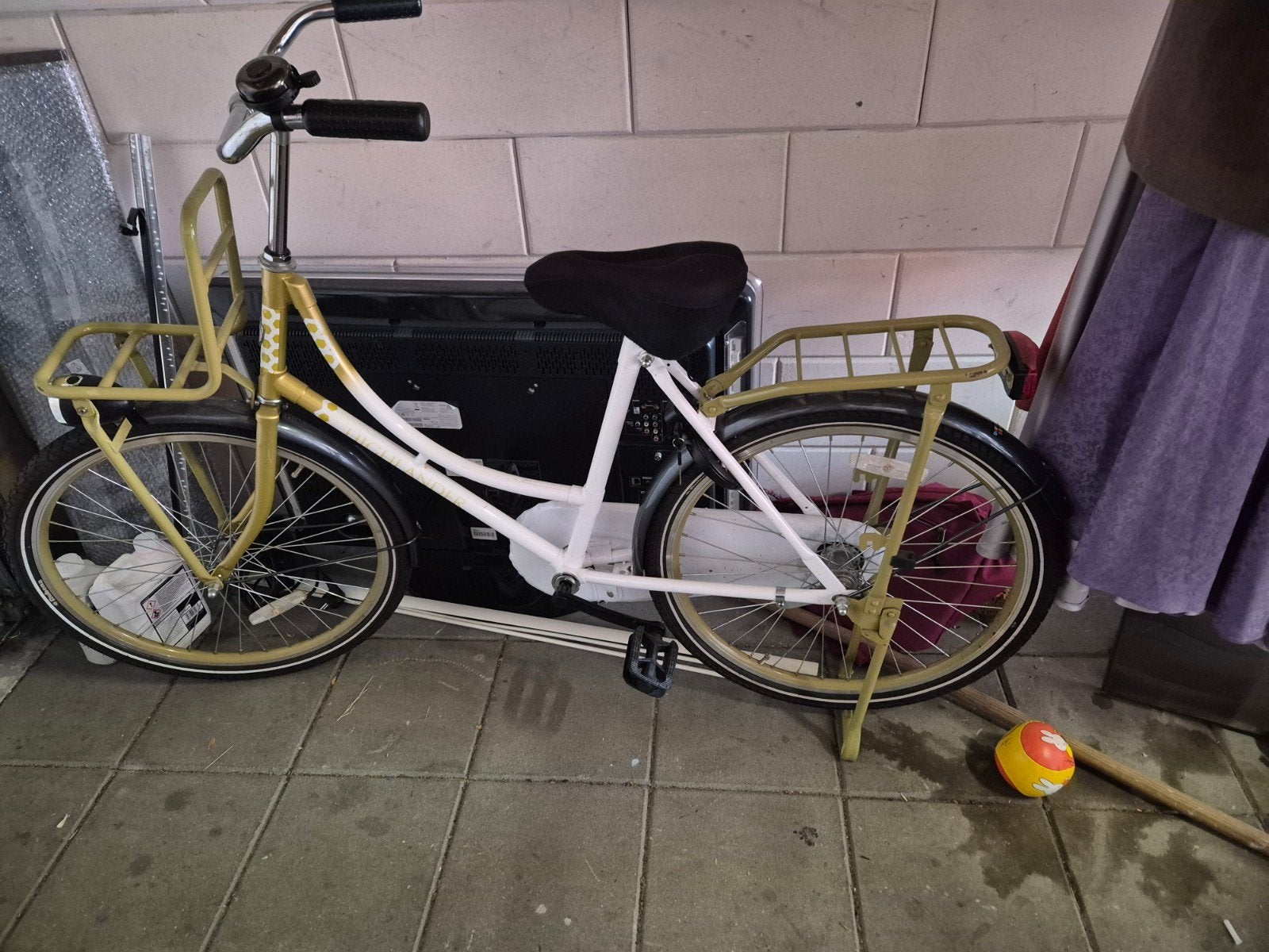 Highlander transportfiets - Wit/Goud - Zo goed als nieuw, Fietsen en Brommers, Fietsen | Dames | Damesfietsen, (Extra) lage instap