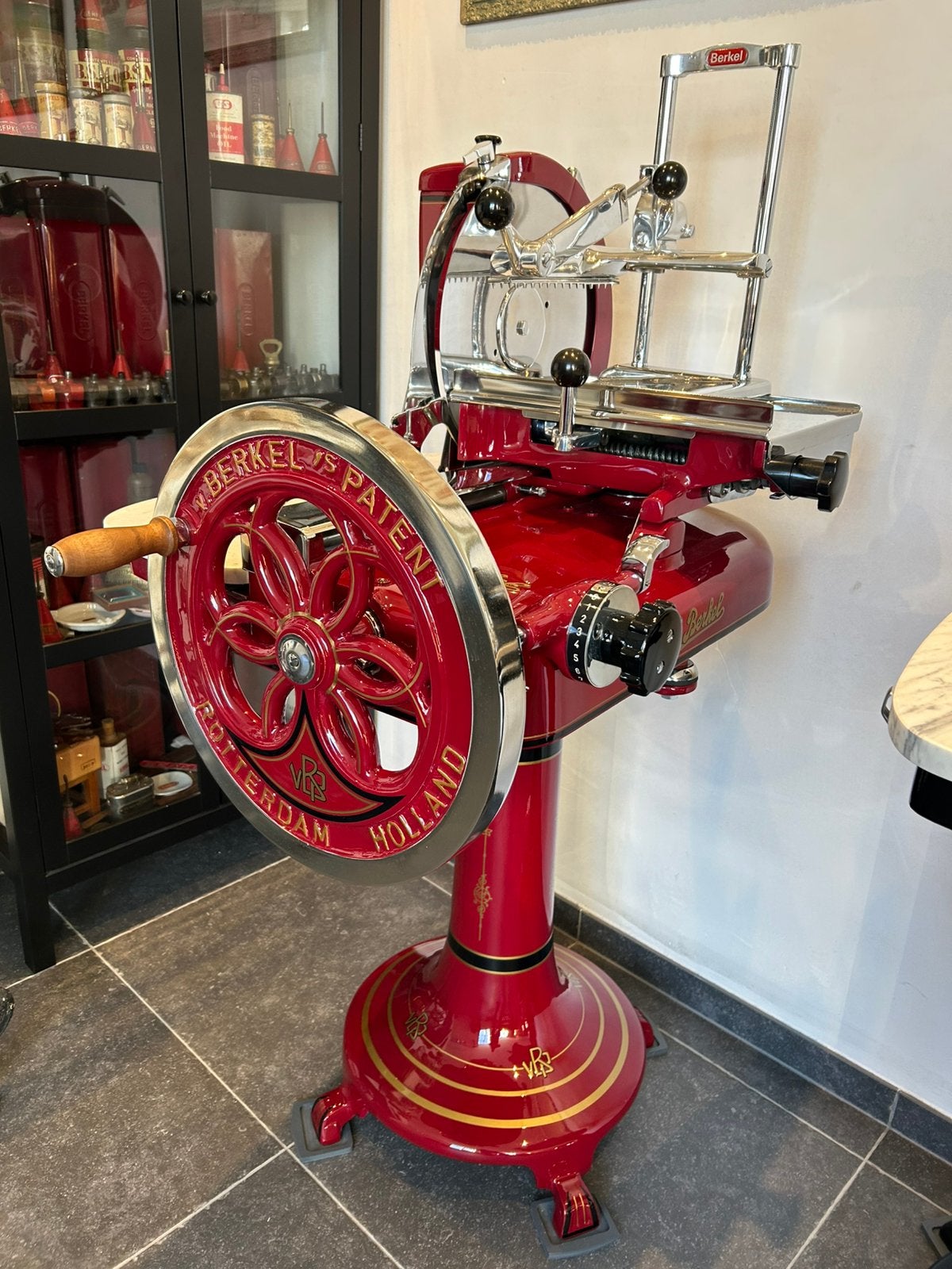 Prachtige oude snijmachine berkel rood gerestaureerd, Ophalen, Zo goed als nieuw