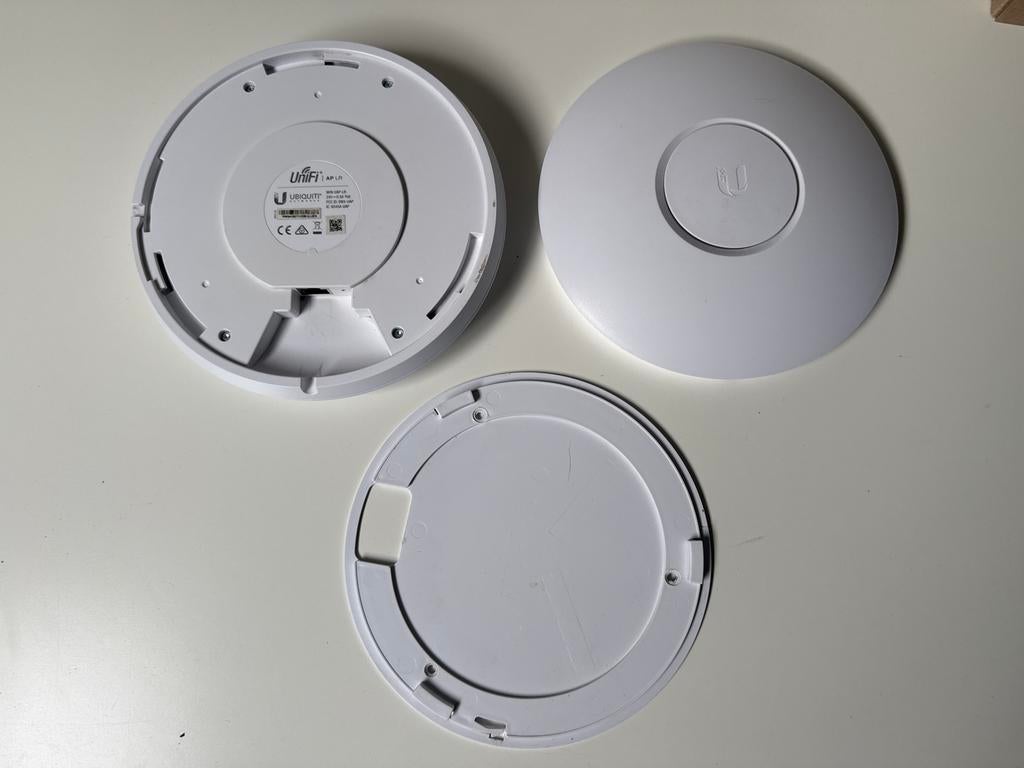 Ubiquiti UniFi AP LR Access Point - Zo goed als nieuw, Computers en Software, Accesspoints, Gebruikt, Ophalen of Verzenden