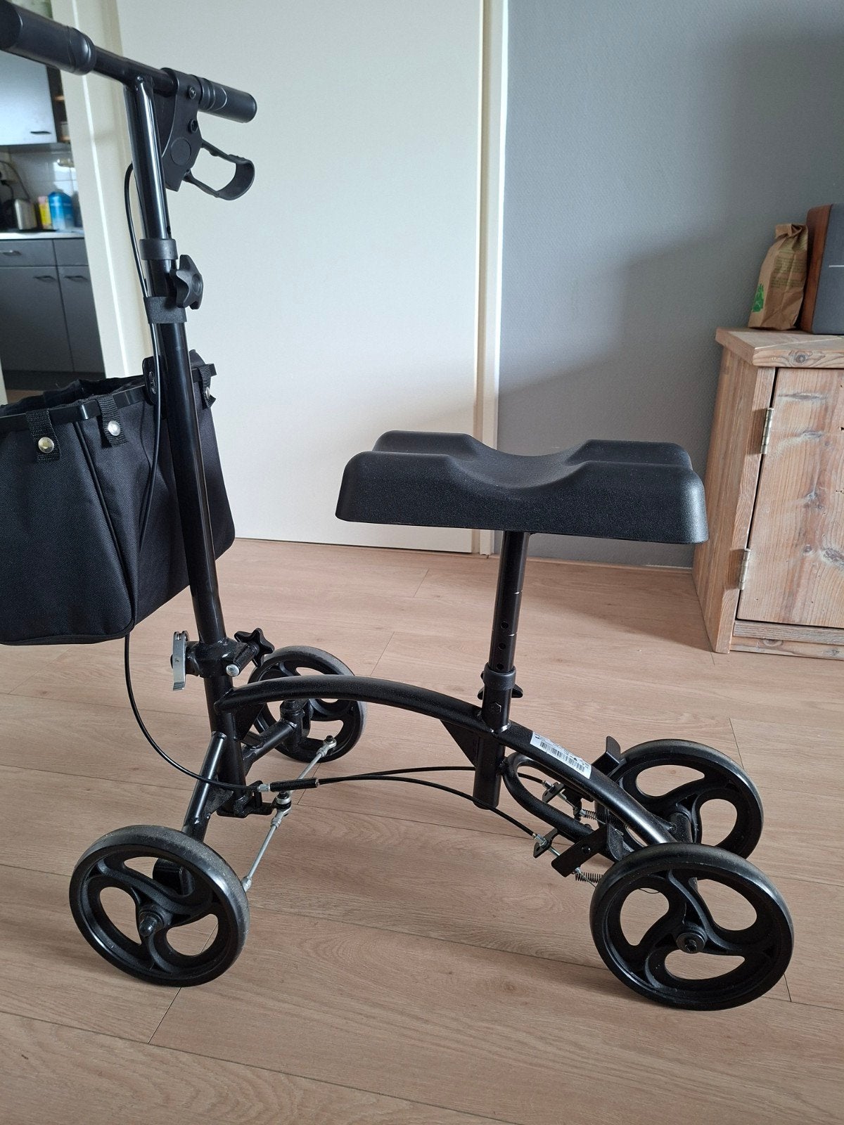 Mooie kniestep ZGAN met grote wielen, Ophalen, Zo goed als nieuw, Overige typen