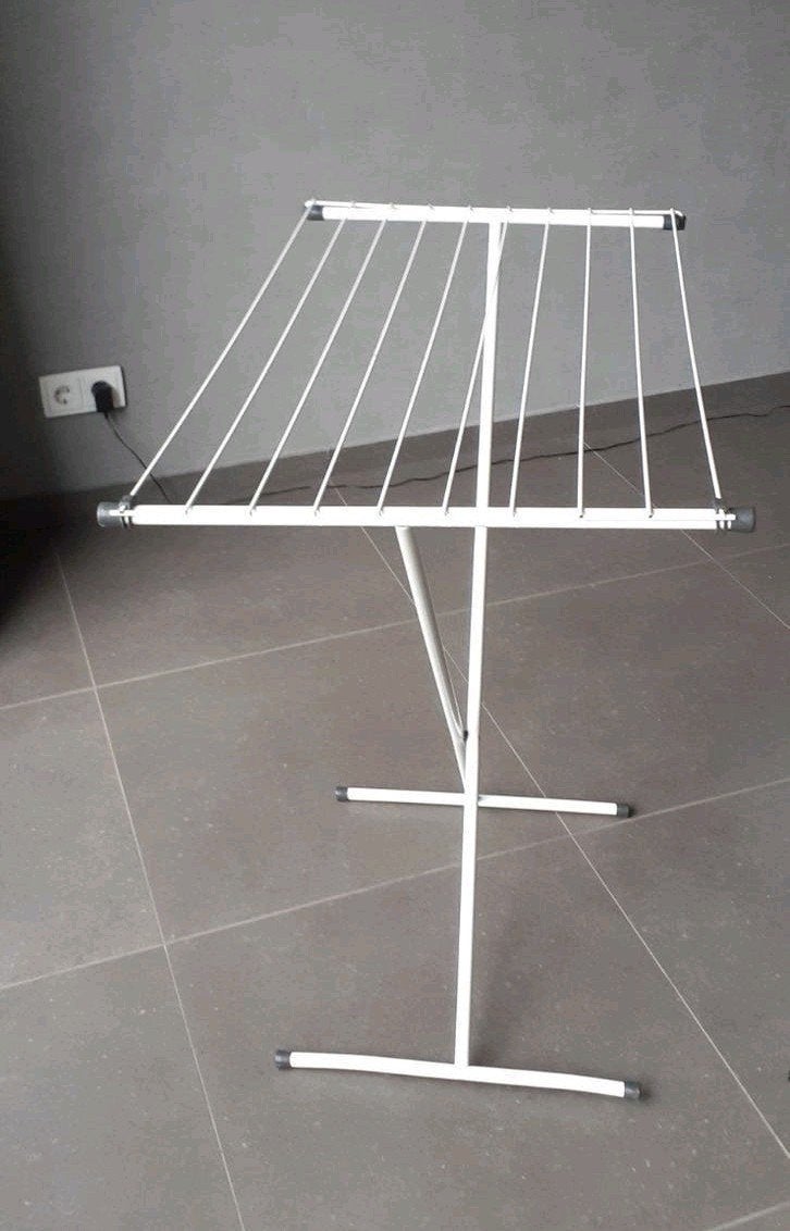 Wasrek voor op de camping. Makkelijk inklapbaar., Ophalen