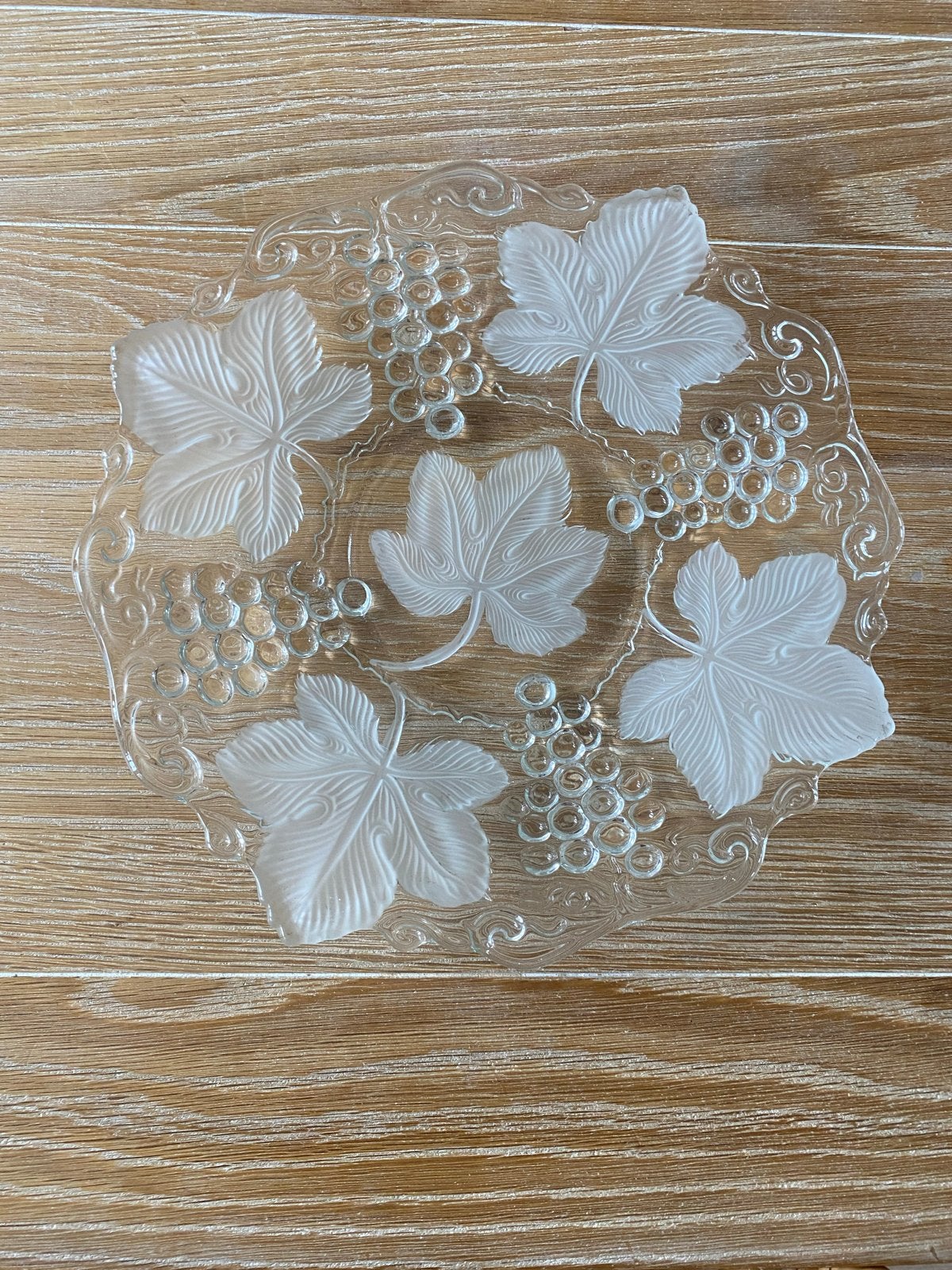 Glazen Taartschaal met Druivenblad Motief, Ophalen of Verzenden