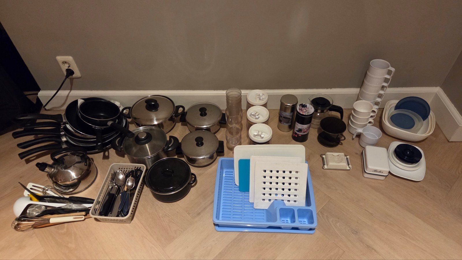 inventaris caravan inboedel servies stofzuiger, Caravans en Kamperen, Ophalen, Gebruikt