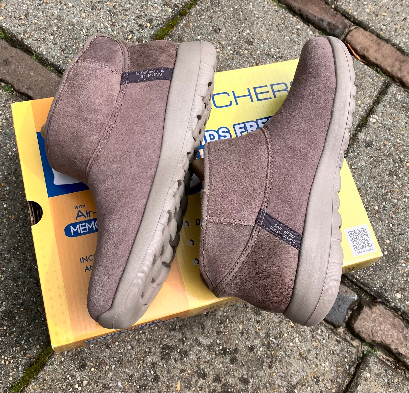 Skechers slip-ins suede boots maat 39, taupe, Bruin, Lage of Enkellaarzen, Ophalen of Verzenden, Zo goed als nieuw
